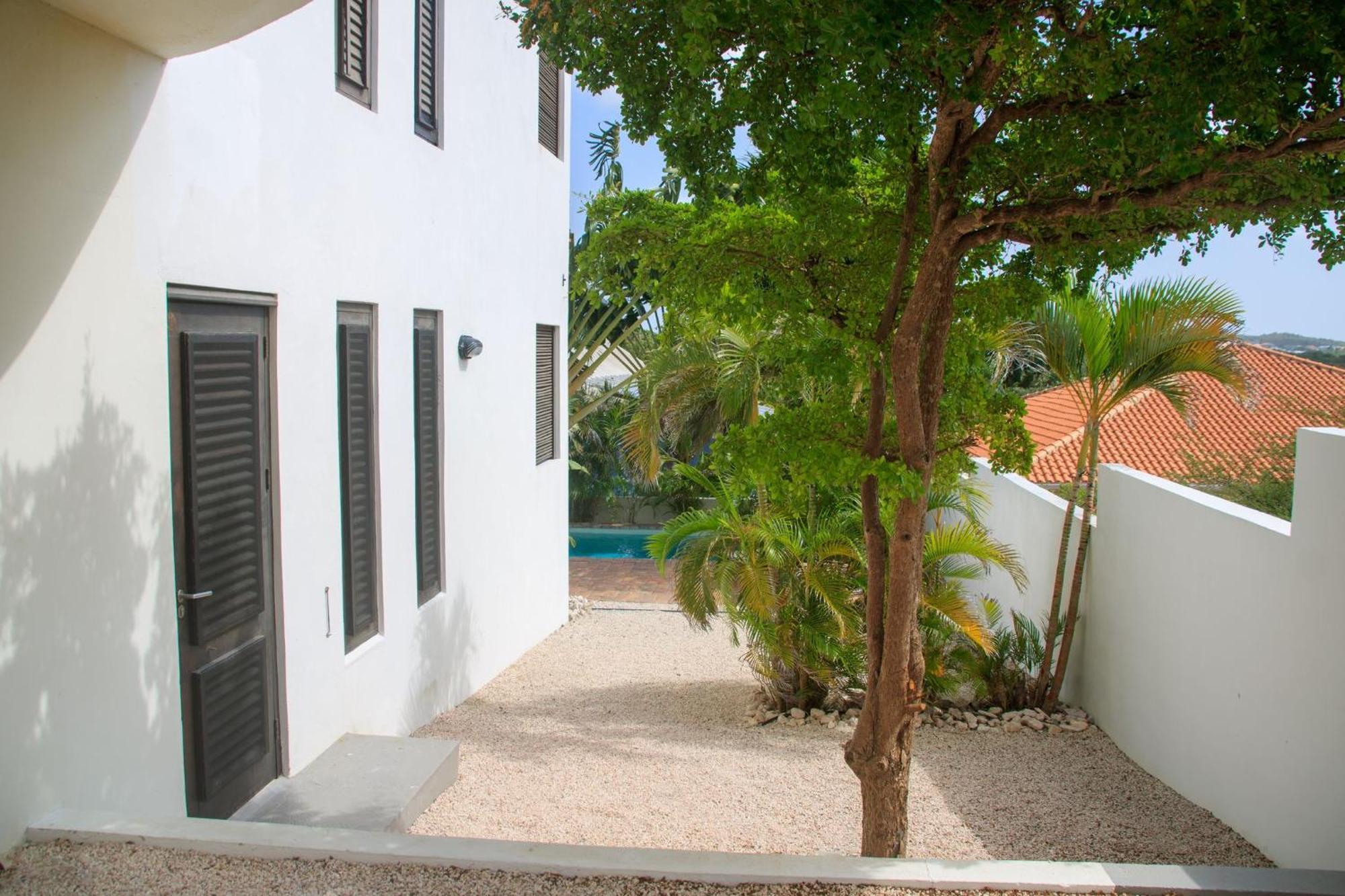Major. Suites Curacao Виллемстад Экстерьер фото