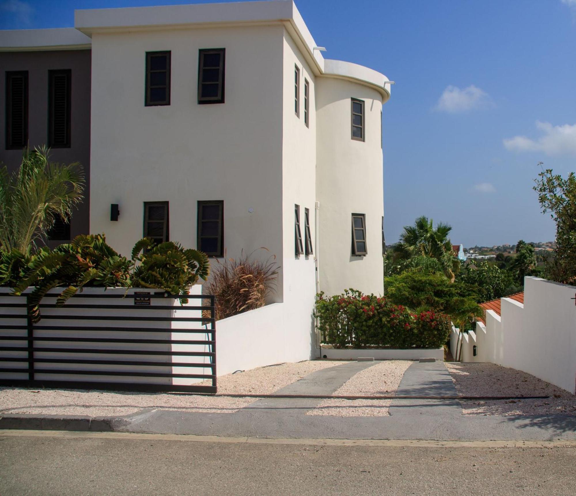 Major. Suites Curacao Виллемстад Экстерьер фото